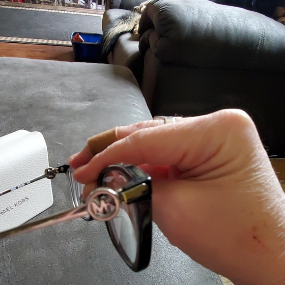 MICHAEL KORS FRAMES - Picture 2 of 5